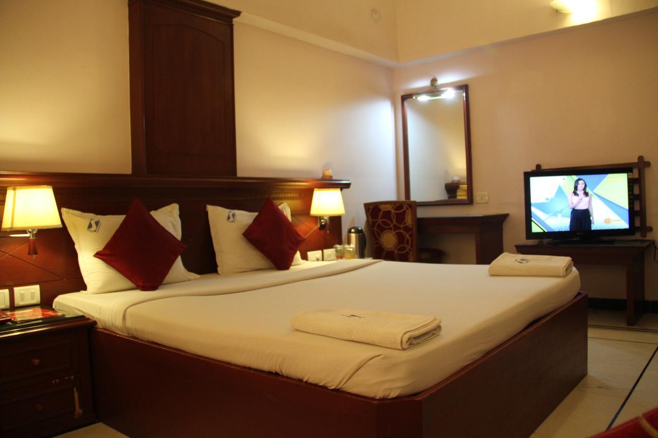 Zip By Spree Hotels Surabi International Vellore Exteriér fotografie